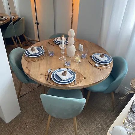 Appartement Charme Parisien Du Marais